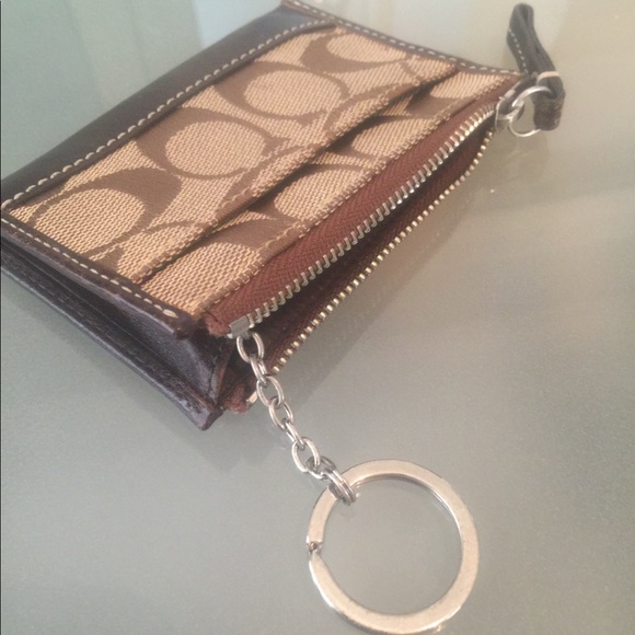 COACH single side pocket zip wristlet, w/ keychain - Picture 2 of 6